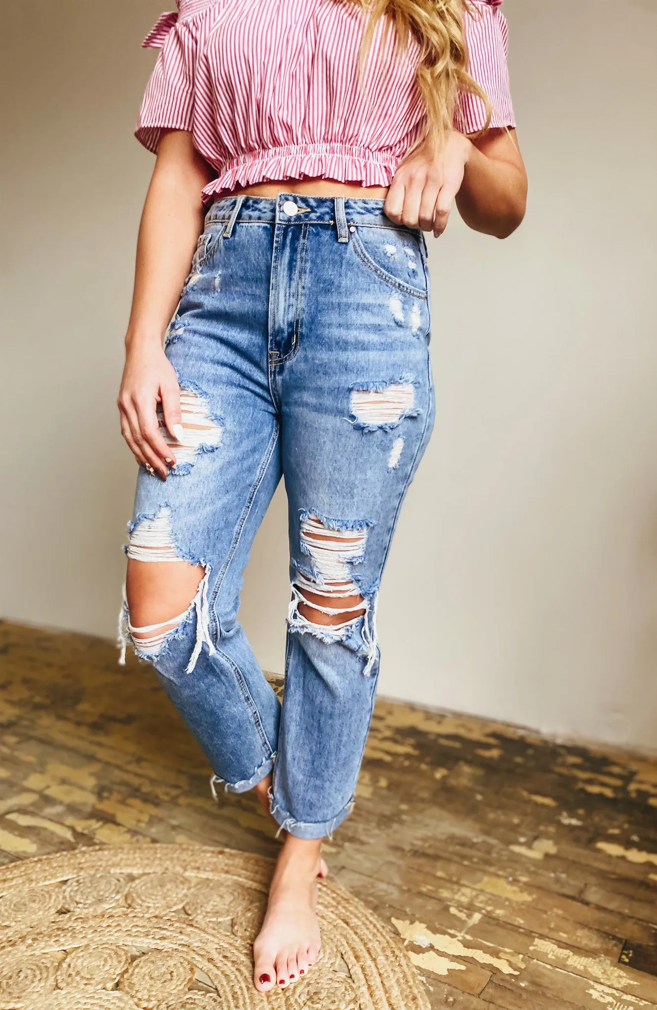 90's Distressed Straight Leg Jeans