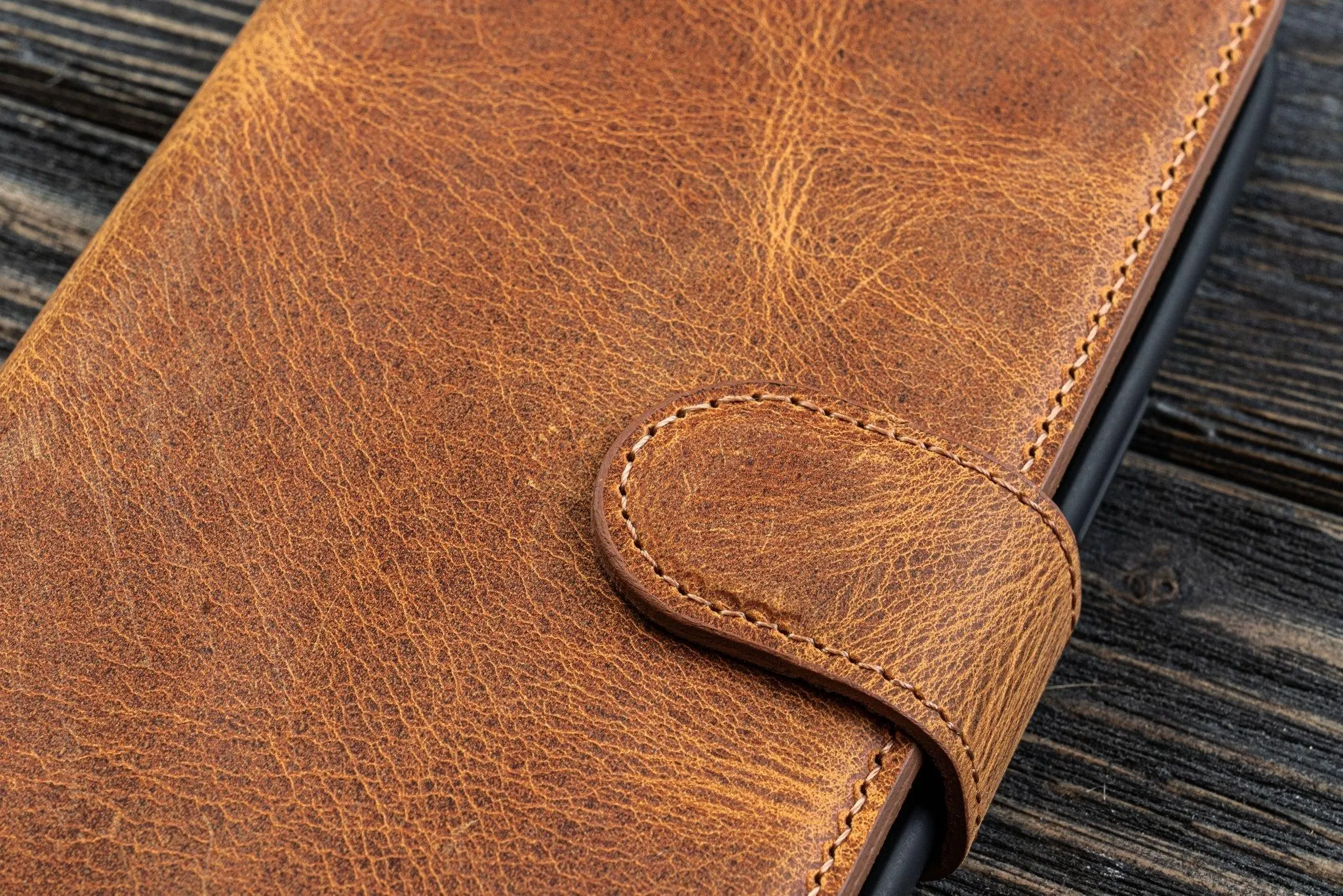 iPhone 13 Pro (6.1") Leather Wallet Case